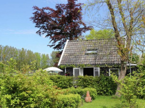 Holiday home for two people at a peaceful central location in Heiloo near Egmond